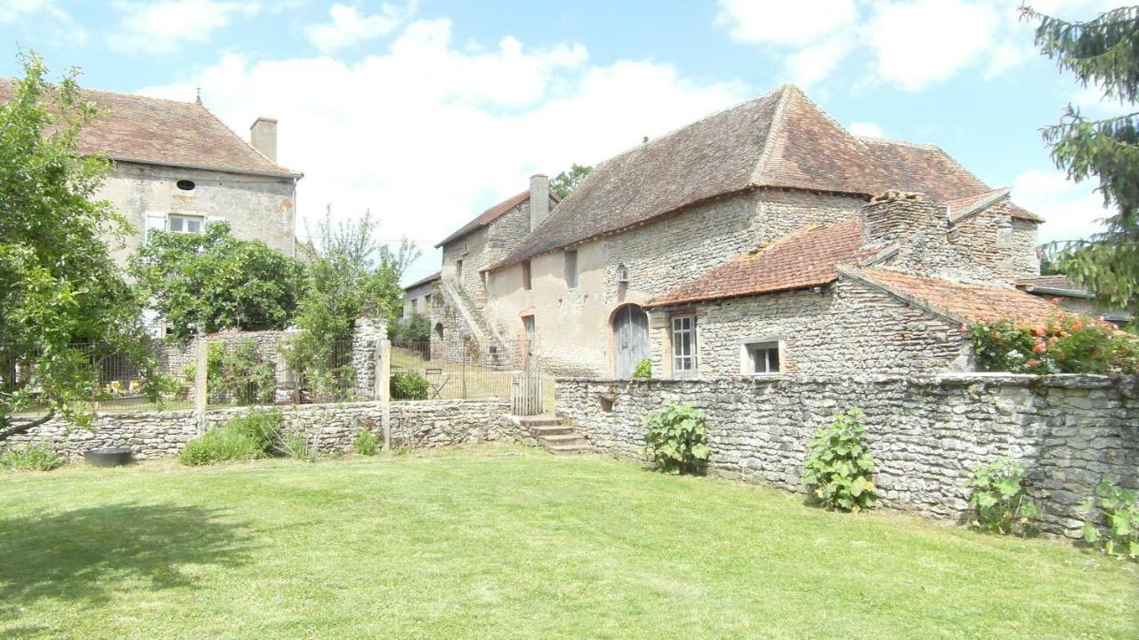 Chatel de Bierre Sigy-le-Châtel Exterior foto